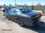 2019 Dodge Challenger R/T z VIN 2C3CDZBT1KH660483, wystawiony jako IAAI lot #43038116 z przebiegiem 89 982 mil mil oraz . Historia ofert i sprzedaży dostępna na DreamBid. Obrazek 3.