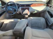 ✅ 2006 Chevrolet Impala LS • VIN: 2G1WB55K069276097 • Lot: 93554595. Wystawiony na Copart z przebiegiem 191 890 mil. Bezpłatny archiwum sprzedaży aukcyjnych z USA i szczegółowy raport historii pojazdu na DreamBid. Zdjęcie 8.