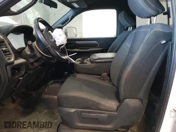 ✅ 2021 Ram 2500 • VIN: 3C7WR5AJ2MG645404 • Lot: 82789584. Wystawiony na Copart z przebiegiem 16 482 mil. Bezpłatny archiwum sprzedaży aukcyjnych z USA i szczegółowy raport historii pojazdu na DreamBid. Zdjęcie 7.