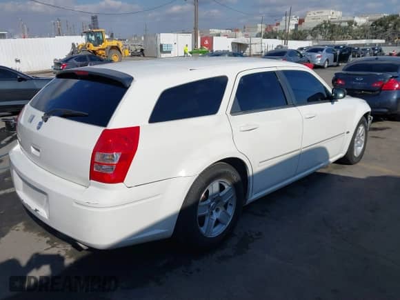 2006 Dodge Magnum с VIN 2D4FV47V66H430367, выставлен на аукционе IAAI как лот 41319330 с пробегом 140 786 миль миль и . История ставок и продаж доступна на DreamBid. Изображение 4.