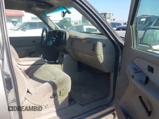 ✅ 2002 Chevrolet Silverado 1500 LS • VIN: 2GCEC19T121370073 • Lot: 43458181. Wystawiony na IAAI z przebiegiem 384 494 mil. Bezpłatny archiwum sprzedaży aukcyjnych z USA i szczegółowy raport historii pojazdu na DreamBid. Zdjęcie 5.