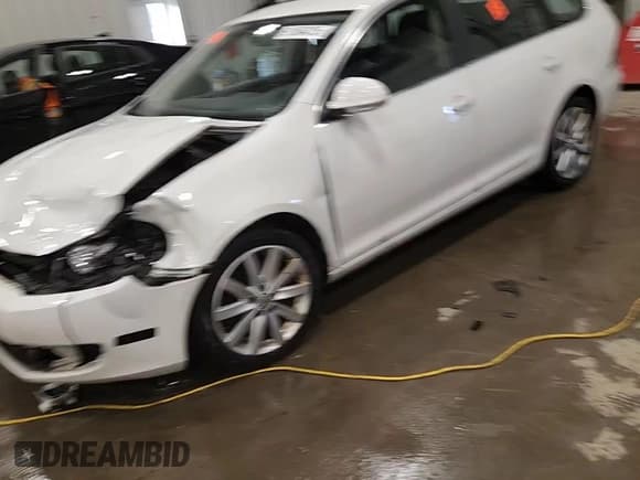 ✅ 2014 Volkswagen Jetta TDI w/Sunroof • VIN: 3VWPL7AJ0EM607037 • Lot: 91584315. Wystawiony na Copart z przebiegiem 142 963 mil. Bezpłatny archiwum sprzedaży aukcyjnych z USA i szczegółowy raport historii pojazdu na DreamBid. Zdjęcie 14.