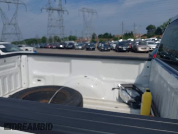 ✅ 2013 Ford F-150 XL • VIN: 1FTMF1CM4DFC16781 • Lot: 42611822. Wystawiony na IAAI z przebiegiem 151 309 mil. Bezpłatny archiwum sprzedaży aukcyjnych z USA i szczegółowy raport historii pojazdu na DreamBid. Zdjęcie 8.