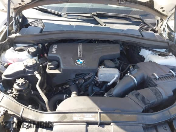 ✅ 2014 BMW X1 xDrive28i • VIN: WBAVL1C56EVY10931 • Lot: 43510484. Wystawiony na IAAI z przebiegiem 101 784 mil. Bezpłatny archiwum sprzedaży aukcyjnych z USA i szczegółowy raport historii pojazdu na DreamBid. Zdjęcie 10.