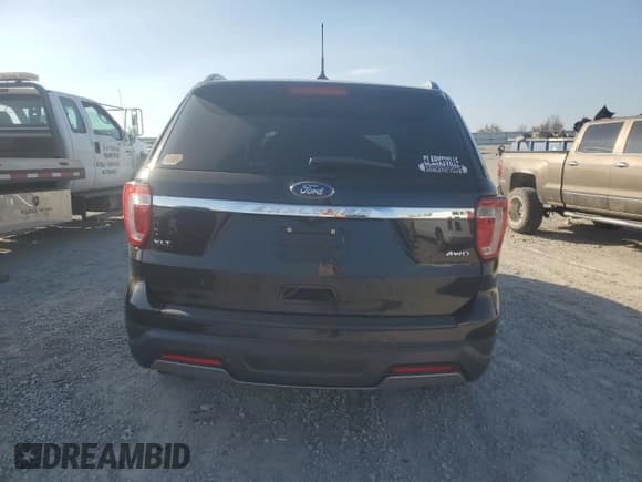 ✅ 2019 Ford Explorer XLT • VIN: 1FM5K8D89KGB26068 • Lot: 91977665. Wystawiony na Copart z przebiegiem 142 846 mil. Bezpłatny archiwum sprzedaży aukcyjnych z USA i szczegółowy raport historii pojazdu na DreamBid. Zdjęcie 6.