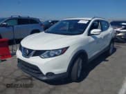 ✅ 2017 Nissan Rogue SV • VIN: JN1BJ1CP7HW009455 • Lot: 42643408. Wystawiony na IAAI z przebiegiem 70 642 mil. Bezpłatny archiwum sprzedaży aukcyjnych z USA i szczegółowy raport historii pojazdu na DreamBid. Zdjęcie 2.