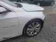 ✅ 2018 Chevrolet Malibu Premier • VIN: 1G1ZE5SXXJF242012 • Lot: 43391372. Wystawiony na IAAI z przebiegiem 75 867 mil mil. Skorzystaj z bezpłatnego archiwum sprzedaży aukcyjnych z USA i zobacz szczegółowy raport historii pojazdu na DreamBid. Zdjęcie 18.