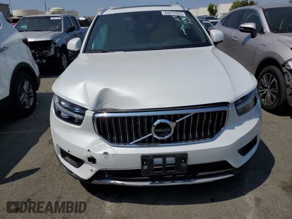 ✅ 2019 Volvo XC40 Inscription • VIN: YV4162UL5K2069273 • Lot: 64912823. Listed on Copart with 8,553 mi. Free auction sales archive from the USA and detailed vehicle history report at DreamBid. Image 5.