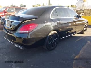 ✅ 2020 Mercedes-Benz C 300 • VIN: WDDWF8DB9LR526331 • Lot: 43605124. Wystawiony na IAAI z przebiegiem 82 987 mil. Bezpłatny archiwum sprzedaży aukcyjnych z USA i szczegółowy raport historii pojazdu na DreamBid. Zdjęcie 4.