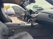 ✅ 2013 BMW Z4 sDrive28i • VIN: WBALL5C58DJ104449 • Lot: 79250174. Wystawiony na Copart z przebiegiem 119 451 mil. Bezpłatny archiwum sprzedaży aukcyjnych z USA i szczegółowy raport historii pojazdu na DreamBid. Zdjęcie 5.