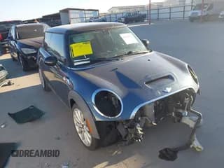 ✅ 2011 MINI Hardtop S • VIN: WMWSV3C51BTY21836 • Lot: 43622232. Listed on IAAI with 124,657 mi. Free auction sales archive from the USA and detailed vehicle history report at DreamBid. Image 1.