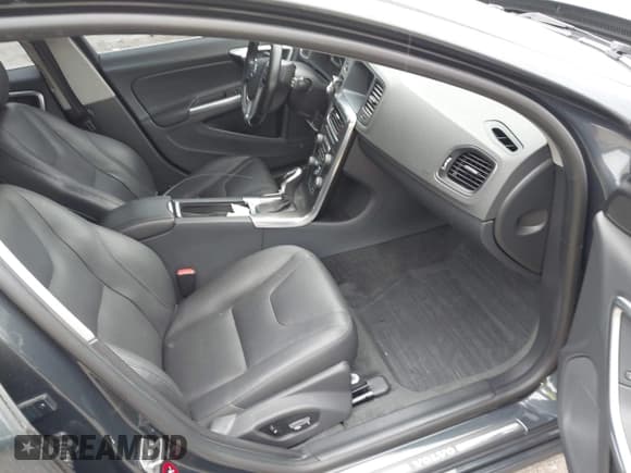 ✅ 2015 Volvo V60 T5 Premier • VIN: YV1612SB3F1192139 • Lot: 42471036. Listed on IAAI with 104,935 mi. Free auction sales archive from the USA and detailed vehicle history report at DreamBid. Image 5.