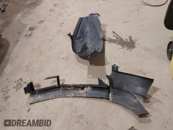 ✅ 2009 Ford Mustang GT • VIN: 1ZVHT82HX95119182 • Лот: 41345075. Опубликован ранее на IAAI с пробегом 145 202 миль. Бесплатный доступ к архиву аукционных продаж из США и подробный отчёт об истории автомобиля на DreamBid. Изображение 12.