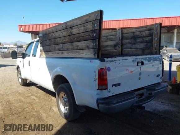 ✅ 1999 Ford F-250 XL • VIN: 1FTNX20LXXEB16018 • Lot: 43290812. Listed on IAAI with 296,736 mi. Free auction sales archive from the USA and detailed vehicle history report at DreamBid. Image 3.