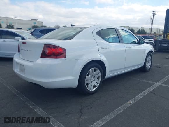 ✅ 2014 Dodge Avenger SE • VIN: 1C3CDZAB8EN215713 • Лот: 41352986. Опубликован ранее на IAAI с пробегом 119 201 миль. Бесплатный доступ к архиву аукционных продаж из США и подробный отчёт об истории автомобиля на DreamBid. Изображение 4.