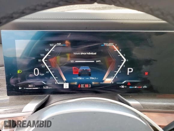 ✅ 2024 BMW 7 Series 760i xDrive • VIN: WBA33EJ02RCS57864 • Lot: 84426565. Wystawiony na Copart z przebiegiem 7 726 mil. Bezpłatny archiwum sprzedaży aukcyjnych z USA i szczegółowy raport historii pojazdu na DreamBid. Zdjęcie 9.