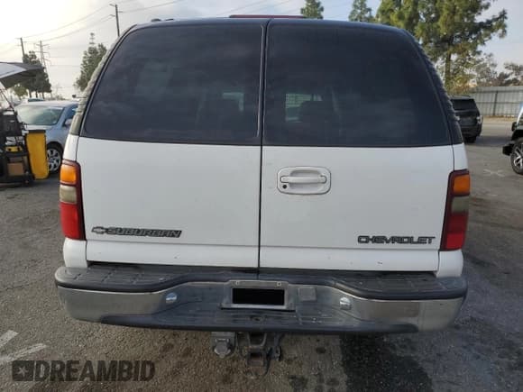 ✅ 2001 Chevrolet Suburban LT • VIN: 3GNFK16T01G177230 • Лот: 84570004. Опубликован ранее на Copart с пробегом 261 128 миль. Бесплатный доступ к архиву аукционных продаж из США и подробный отчёт об истории автомобиля на DreamBid. Изображение 6.