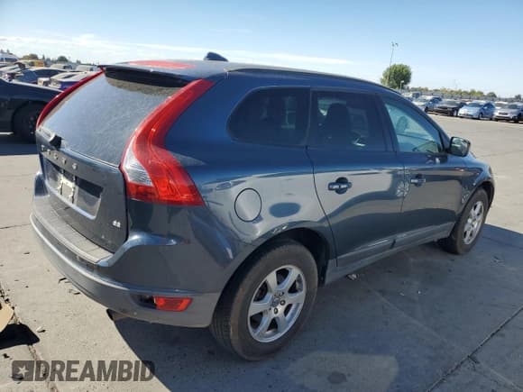 ✅ 2010 Volvo XC60 3.2L • VIN: YV4960DL4A2083994 • Lot: 71965455. Wystawiony na Copart z przebiegiem 97 021 mil. Bezpłatny archiwum sprzedaży aukcyjnych z USA i szczegółowy raport historii pojazdu na DreamBid. Zdjęcie 3.