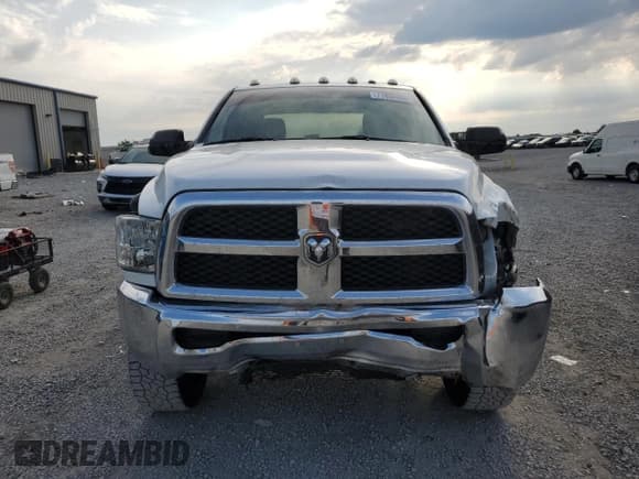 ✅ 2017 Ram 3500 Tradesman • VIN: 3C63RRGL4HG527416 • Lot: 71852055. Wystawiony na Copart z przebiegiem 92 311 mil. Bezpłatny archiwum sprzedaży aukcyjnych z USA i szczegółowy raport historii pojazdu na DreamBid. Zdjęcie 5.