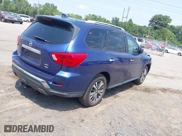 ✅ 2019 Nissan Pathfinder SV • VIN: 5N1DR2MM6KC582215 • Lot: 42839071. Listed on IAAI with 84,322 mi. Free auction sales archive from the USA and detailed vehicle history report at DreamBid. Image 4.