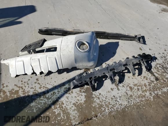 ✅ 2011 Ford Escape XLT • VIN: 1FMCU9DG2BKA69322 • Lot: 86880465. Listed on Copart with Not provided. Free auction sales archive from the USA and detailed vehicle history report at DreamBid. Image 12.