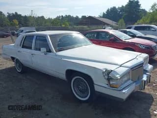 ✅ 1990 Cadillac Brougham • VIN: 1G6DW5479LR709968 • Lot: 42831405. Wystawiony na IAAI z przebiegiem Nie podano. Bezpłatny archiwum sprzedaży aukcyjnych z USA i szczegółowy raport historii pojazdu na DreamBid. Zdjęcie 1.