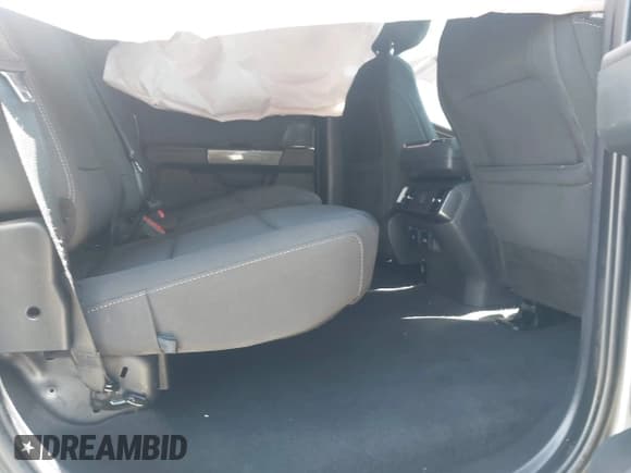 ✅ 2023 Ford F-150 XL • VIN: 1FTEW1C51PFB85149 • Lot: 43445515. Wystawiony na IAAI z przebiegiem 58 170 mil. Bezpłatny archiwum sprzedaży aukcyjnych z USA i szczegółowy raport historii pojazdu na DreamBid. Zdjęcie 8.