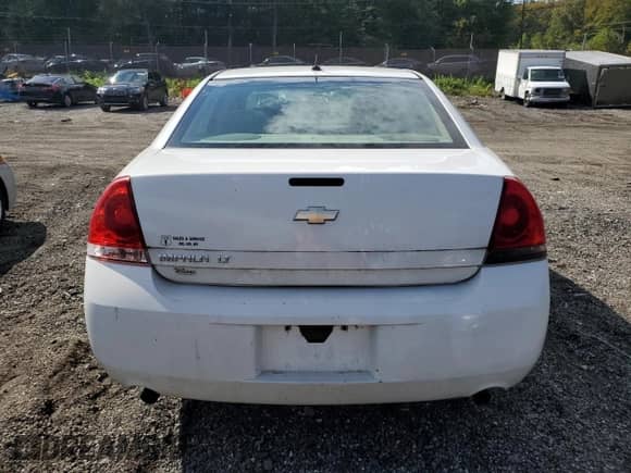 2013 Chevrolet Impala LT with VIN 2G1WG5E31D1113206, listed as a Copart auction lot 86708305 with 140,676 mi miles and Salvage title. Bid and sale history available at DreamBid. Image 6.