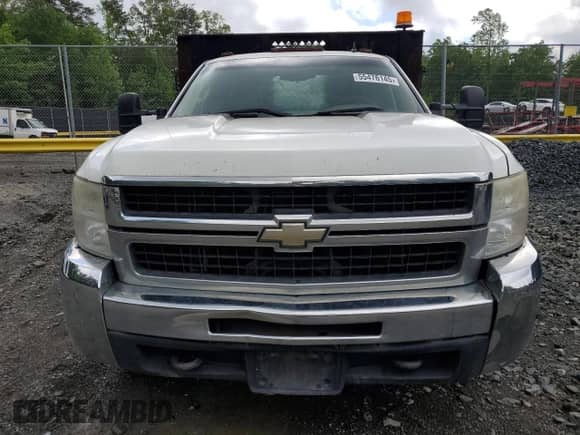 2009 Chevrolet Silverado 3500HD WT с VIN 1GBJC74K39E135526, выставлен на аукционе Copart как лот 55476145 с пробегом 231 642 миль миль и Чистый • Clean title. История ставок и продаж доступна на DreamBid. Изображение 5.
