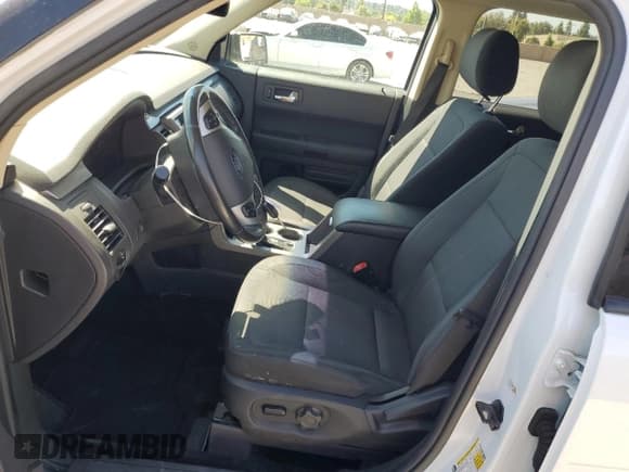 ✅ 2018 Ford Flex SE • VIN: 2FMGK5B87JBA04244 • Lot: 71104035. Wystawiony na Copart z przebiegiem 63 063 mil. Bezpłatny archiwum sprzedaży aukcyjnych z USA i szczegółowy raport historii pojazdu na DreamBid. Zdjęcie 7.