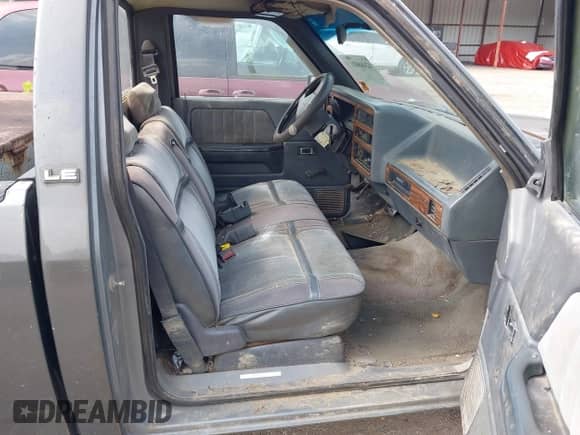 1992 Dodge Dakota z VIN 1B7FL26X0NS508319, wystawiony jako IAAI lot #42468014 z przebiegiem 195 683 mil mil oraz . Historia ofert i sprzedaży dostępna na DreamBid. Obrazek 5.