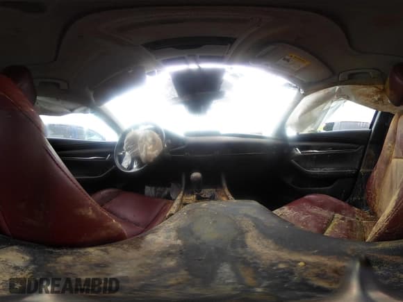 ✅ 2023 Mazda 3 S Carbon Edition • VIN: 3MZBPBCM4PM360102 • Лот: 42470237. Опубликован ранее на IAAI с пробегом Не указан. Бесплатный доступ к архиву аукционных продаж из США и подробный отчёт об истории автомобиля на DreamBid. Изображение 18.