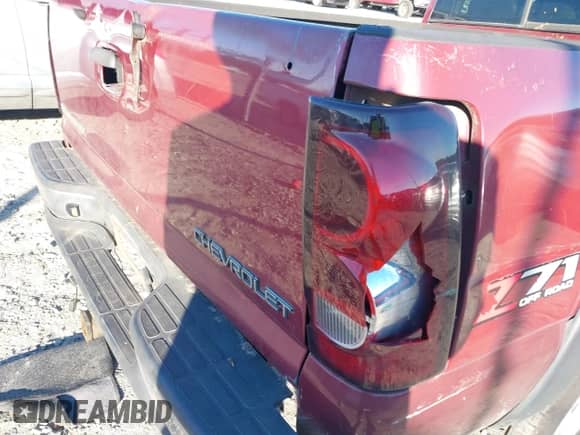 2004 Chevrolet Silverado 1500 с VIN 1GCEK19T34E387798, выставлен на аукционе IAAI как лот 41264663 с пробегом 308 522 миль миль и . История ставок и продаж доступна на DreamBid. Изображение 6.