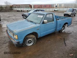 ✅ 1984 Chevrolet S-10 • VIN: 1GCCS14B6E0182514 • Лот: 86590884. Опубликован ранее на Copart с пробегом 96 490 миль. Бесплатный доступ к архиву аукционных продаж из США и подробный отчёт об истории автомобиля на DreamBid. Изображение 1.