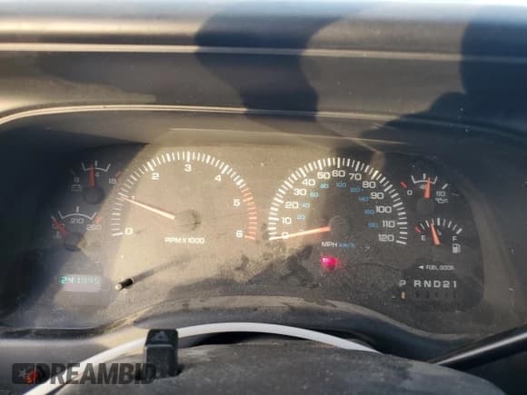 ✅ 1999 Dodge Dakota SLT • VIN: 1B7GG22Y3XS275370 • Lot: 81568994. Wystawiony na Copart z przebiegiem 241 945 mil. Bezpłatny archiwum sprzedaży aukcyjnych z USA i szczegółowy raport historii pojazdu na DreamBid. Zdjęcie 9.