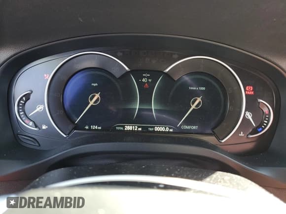 ✅ 2019 BMW X4 xDrive30i • VIN: 5UXUJ3C50KLG52126 • Lot: 77940993. Wystawiony na Copart z przebiegiem 28 812 mil. Bezpłatny archiwum sprzedaży aukcyjnych z USA i szczegółowy raport historii pojazdu na DreamBid. Zdjęcie 9.