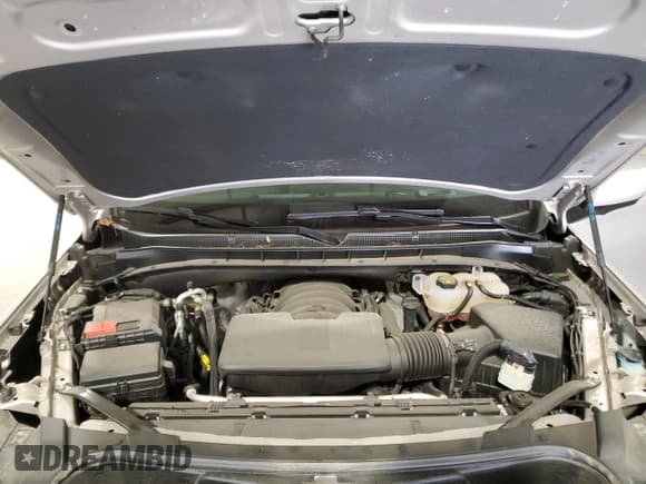 ✅ 2023 Chevrolet Suburban LS • VIN: 1GNSKBED3PR508955 • Lot: 87452355. Wystawiony na Copart z przebiegiem 27 794 mil. Bezpłatny archiwum sprzedaży aukcyjnych z USA i szczegółowy raport historii pojazdu na DreamBid. Zdjęcie 12.