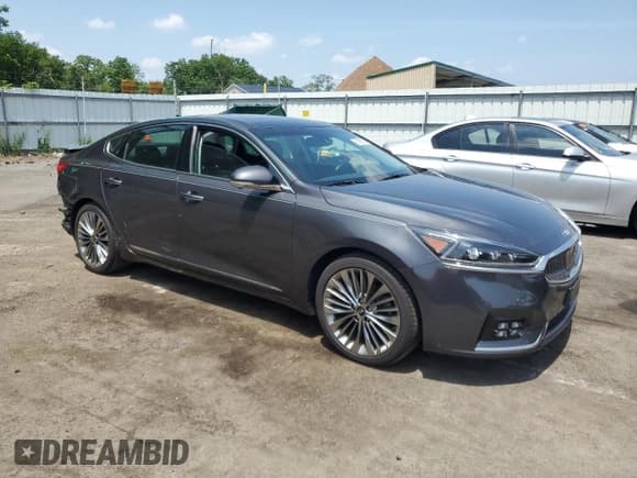 ✅ 2018 Kia Cadenza Technology • VIN: KNALC4J16J5097404 • Lot: 61438015. Listed on Copart with 81,570 mi. Free auction sales archive from the USA and detailed vehicle history report at DreamBid. Image 4.