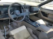 ✅ 1989 Chevrolet Corvette • VIN: 1G1YY2187K5117956 • Lot: 51687115. Wystawiony na Copart z przebiegiem 124 583 mil. Bezpłatny archiwum sprzedaży aukcyjnych z USA i szczegółowy raport historii pojazdu na DreamBid. Zdjęcie 8.