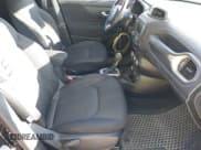 ✅ 2017 Jeep Renegade Latitude • VIN: ZACCJBBB6HPG49800 • Lot: 43330335. Listed on IAAI with 123,487 mi. Free auction sales archive from the USA and detailed vehicle history report at DreamBid. Image 5.