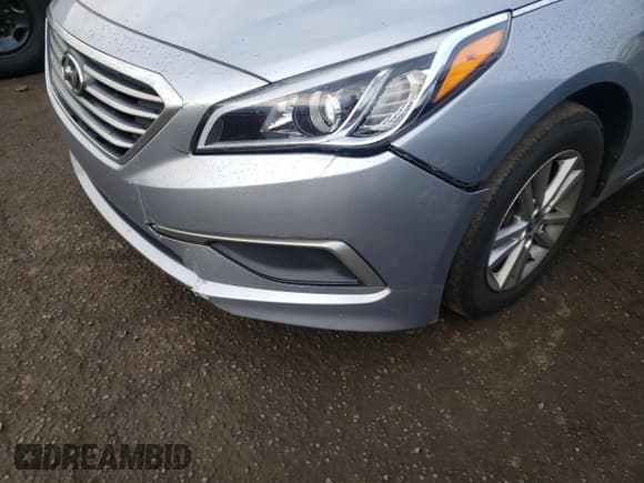 ✅ 2017 Hyundai Sonata SE • VIN: 5NPE24AFXHH513832 • Lot: 63710252. Listed on Copart with Not provided. Free auction sales archive from the USA and detailed vehicle history report at DreamBid. Image 9.