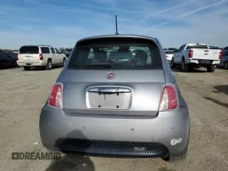 ✅ 2015 FIAT 500e • VIN: 3C3CFFGE9FT694476 • Lot: 92132965. Wystawiony na Copart z przebiegiem 96 653 mil. Bezpłatny archiwum sprzedaży aukcyjnych z USA i szczegółowy raport historii pojazdu na DreamBid. Zdjęcie 6.