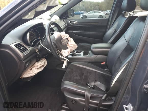 2018 Jeep Grand Cherokee Altitude z VIN 1C4RJFAG3JC332047, wystawiony jako Copart lot #86796385 z przebiegiem 123 992 mil mil oraz Szkoda całkowita • Salvage title. Historia ofert i sprzedaży dostępna na DreamBid. Obrazek 7.