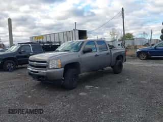2009 Chevrolet Silverado 1500 LT with VIN 3GCEK23C29G218709, listed as a IAAI auction lot 43582106 with 118,884 mi miles and . Bid and sale history available at DreamBid. Image 2.