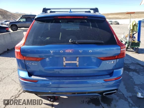 ✅ 2018 Volvo XC60 R-Design • VIN: LYVA22RMXJB096322 • Lot: 43659264. Wystawiony na Copart z przebiegiem 57 481 mil. Bezpłatny archiwum sprzedaży aukcyjnych z USA i szczegółowy raport historii pojazdu na DreamBid. Zdjęcie 6.