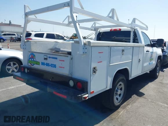 ✅ 2018 Chevrolet Silverado 1500 • VIN: 1GBNCNECXJZ227646 • Лот: 42517665. Опубликован ранее на IAAI с пробегом 216 909 миль. Бесплатный доступ к архиву аукционных продаж из США и подробный отчёт об истории автомобиля на DreamBid. Изображение 4.