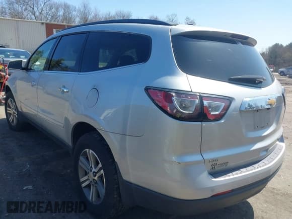 ✅ 2015 Chevrolet Traverse LT • VIN: 1GNKVHKD2FJ121552 • Lot: 41923030. Wystawiony na IAAI z przebiegiem 205 446 mil. Bezpłatny archiwum sprzedaży aukcyjnych z USA i szczegółowy raport historii pojazdu na DreamBid. Zdjęcie 3.
