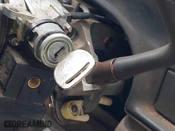 ✅ 1995 GMC Sierra 1500 • VIN: 1GTEC14H2SZ561267 • Lot: 42339445. Wystawiony na IAAI z przebiegiem 373 668 mil. Bezpłatny archiwum sprzedaży aukcyjnych z USA i szczegółowy raport historii pojazdu na DreamBid. Zdjęcie 11.