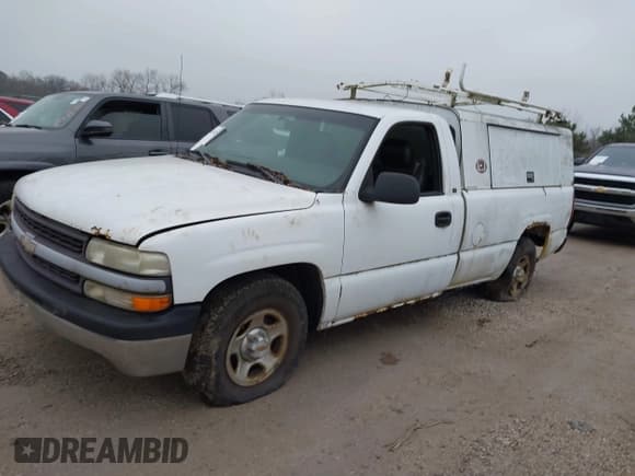 ✅ 2000 Chevrolet Silverado 1500 LS • VIN: 1GCEC14V3YE274252 • Lot: 43743272. Listed on IAAI with 279,792 mi. Free auction sales archive from the USA and detailed vehicle history report at DreamBid. Image 2.