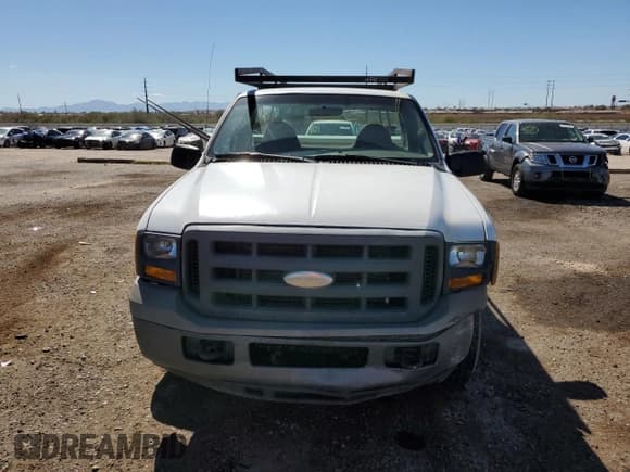 ✅ 2005 Ford F-250 XL • VIN: 1FTNF20535EA28736 • Lot: 84588945. Wystawiony na Copart z przebiegiem 226 693 mil. Bezpłatny archiwum sprzedaży aukcyjnych z USA i szczegółowy raport historii pojazdu na DreamBid. Zdjęcie 5.